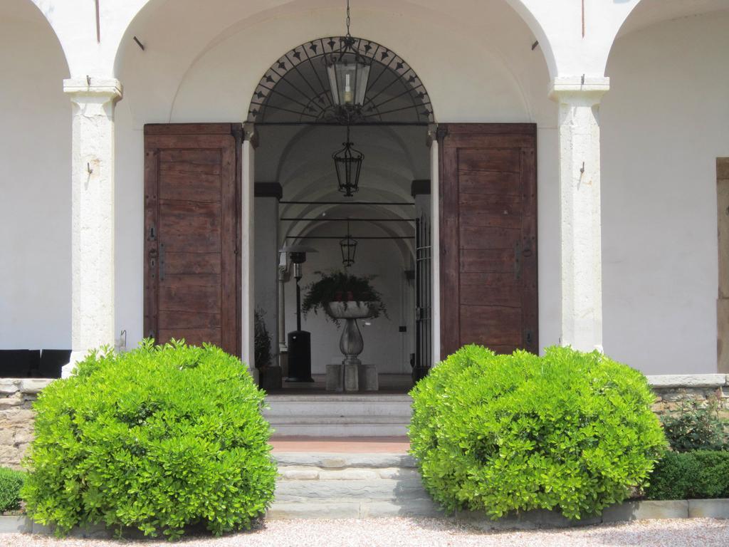 Hotel Castello Degli Angeli Carobbio degli Angeli Exterior foto