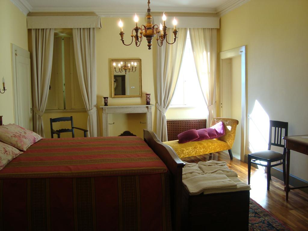 Hotel Castello Degli Angeli Carobbio degli Angeli Zimmer foto