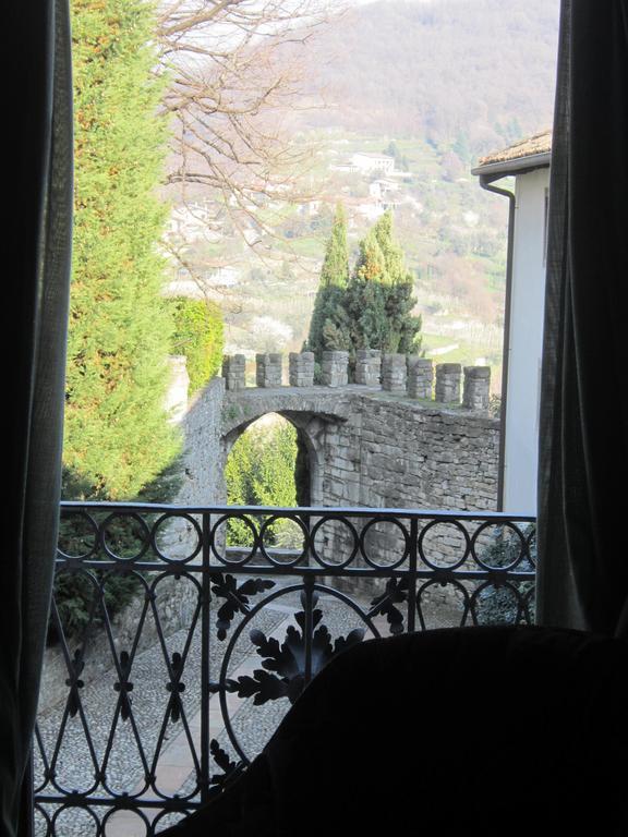 Hotel Castello Degli Angeli Carobbio degli Angeli Zimmer foto