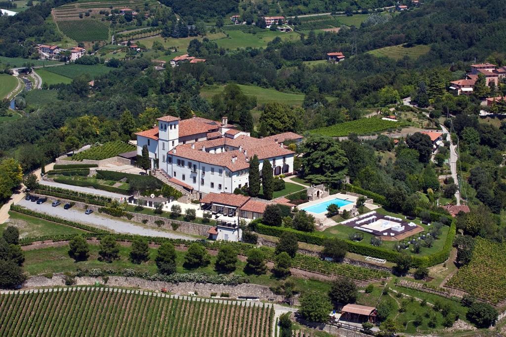 Hotel Castello Degli Angeli Carobbio degli Angeli Exterior foto